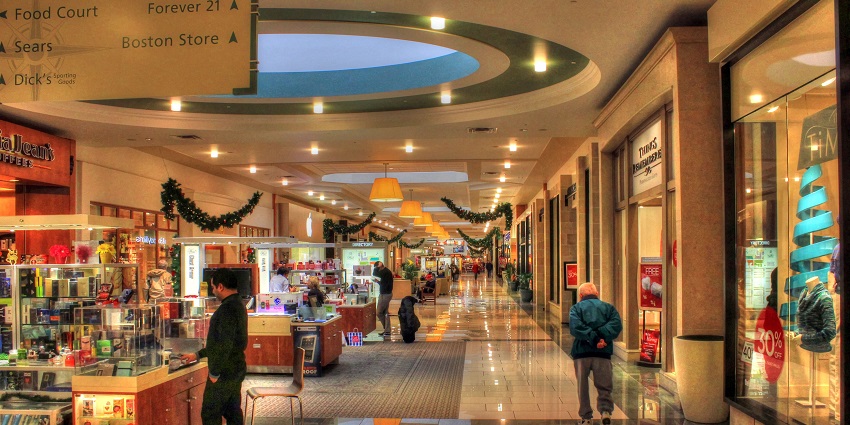 Diverse shopping experiences from traditional souqs to luxury malls.