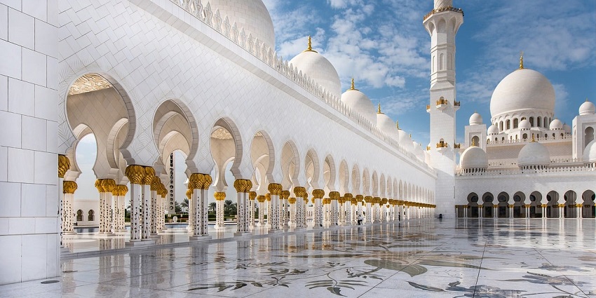 An image of a mosque which looks similar to the ISBCC mosque, a famous mosque in the USA