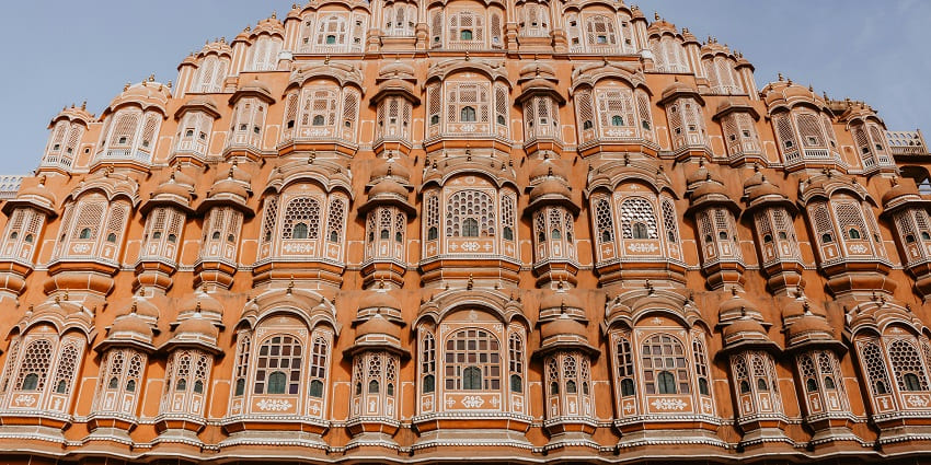 transport yourself to royal past of india at jaipur, best place near noida for weekend.