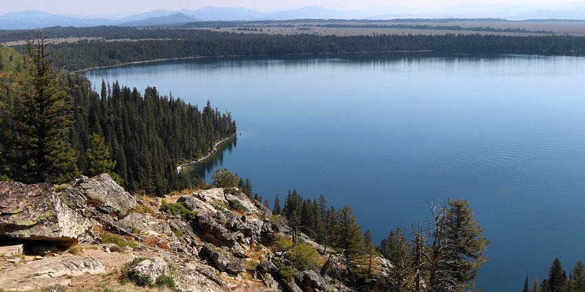 A view of the astonishing Jenny Lake, a famous place near the Grand Teton National Park.