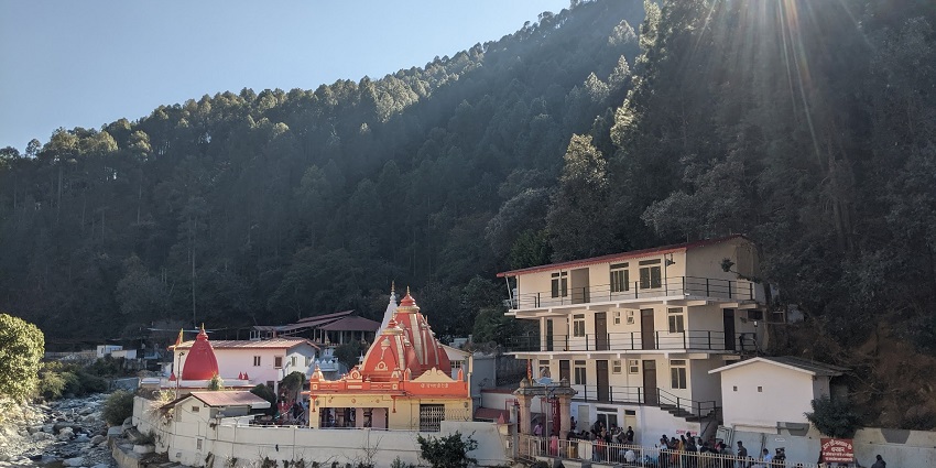 Serene temple complex dedicated to the revered saint Neem Karoli Baba.
