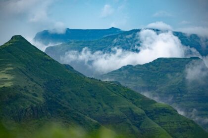 An amazing view of Kalsubai Trekking and the natural beauty experience for life.