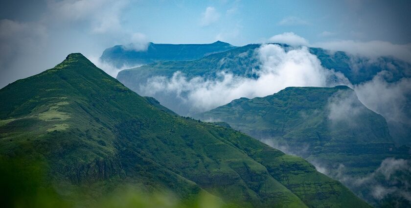 An amazing view of Kalsubai Trekking and the natural beauty experience for life.