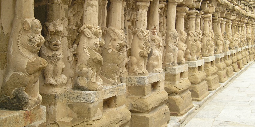 An image capturing Kanchipuram Fort, a notable site among historical forts in Tamil Nadu