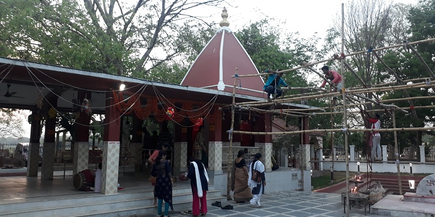A picture of the Kankalitala Temple, dedicated to Shakti near Shantiniketan Museum.