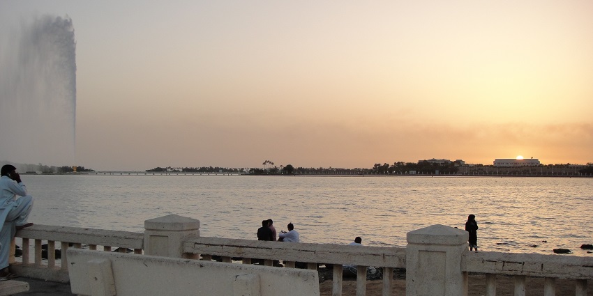 The King Fahd Fountain is among the best places to visit in Jeddah offering a spectacular water show.