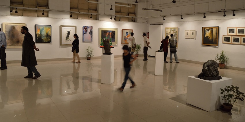 A picture of a lecture session at an art gallery in Kolkata during a workshop
