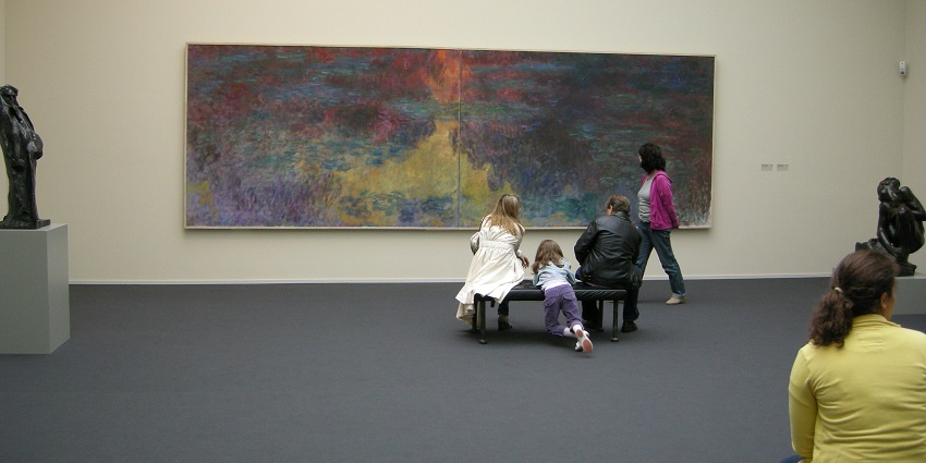 Prestigious museum showcasing classical and contemporary art collections in zurich.