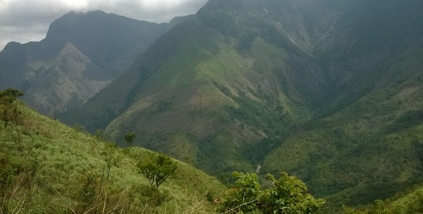 A scenic picture captured from Kurangani Hills trekking, perfect for all trek lovers.