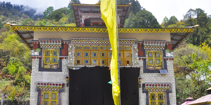 Lachen in Sikkim beckons travellers with its pristine beauty and serene atmosphere.