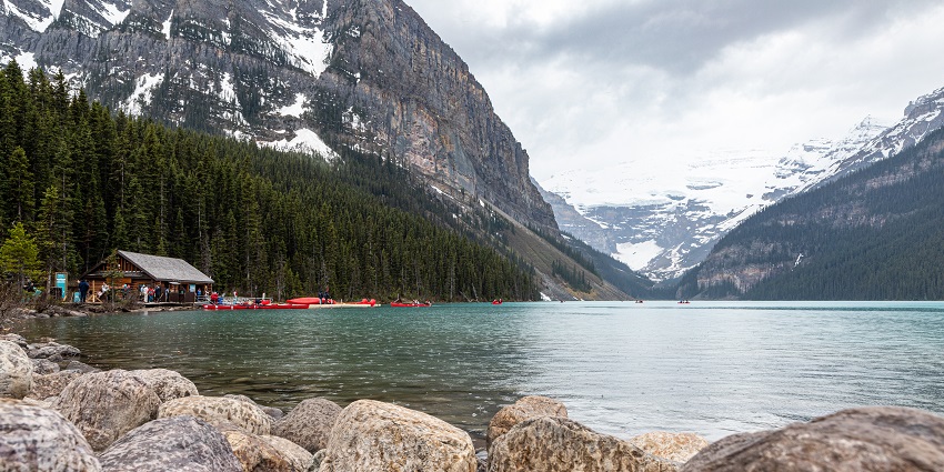 View of Lake Louise in the park, one of the places near Banff National park.