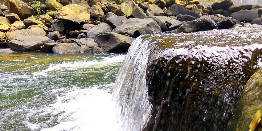 challenge a trekker in you to visit lakhaniya dari for travellers to visit and explore.