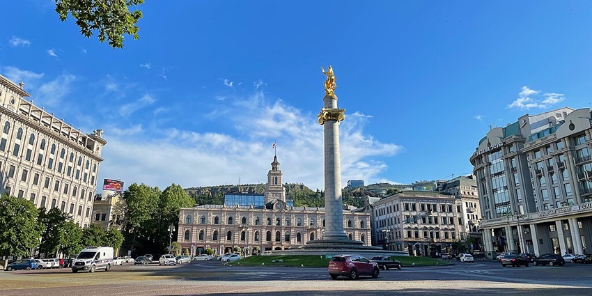 Central Square is surrounded by landmarks, offering a vibrant atmosphere and culture.