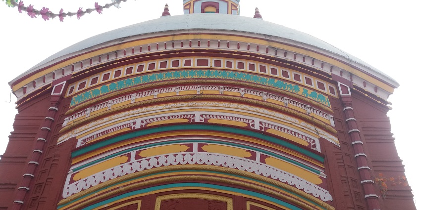 An image of the scenic view of Tarapith Mandir architecture.