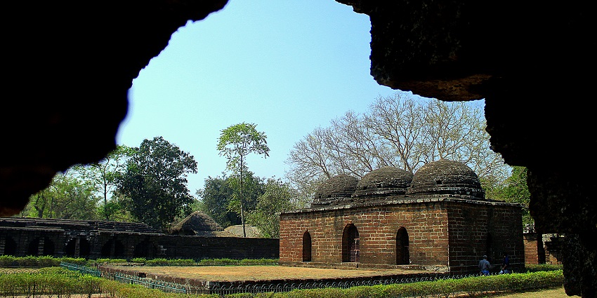 A beautiful view of Kurumbera Fort, amid verdant greeneries and spectacular scenery.