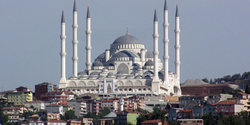 The Çamlıca Mosque offering panoramic views of one of Istanbul's iconic landmarks.