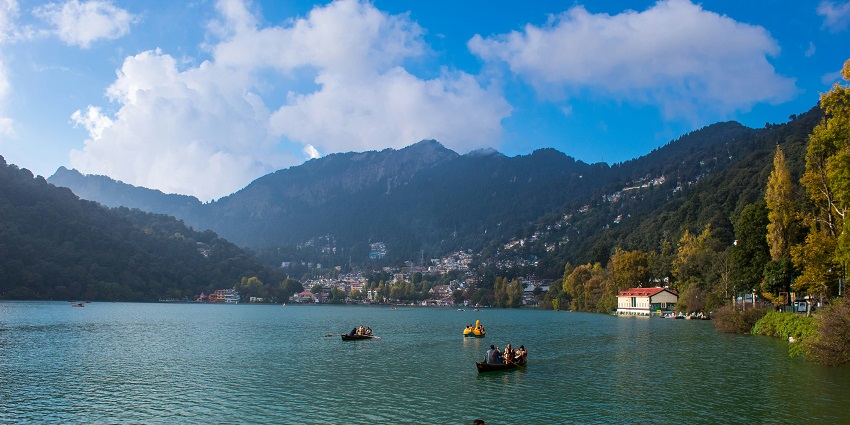 Natural landscape with mesmerising views in Uttarakhand.