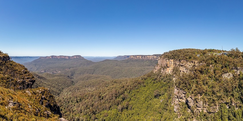 A majestic and aerial view of Blue Mountains Park, a vast protected area in New South Wales.