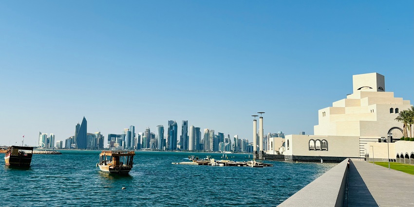 Image of Qatar's rich heritage and modern attractions in compact surroundings.