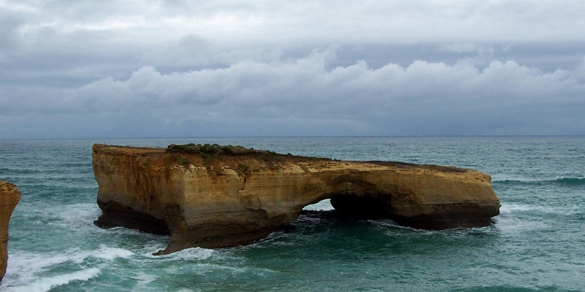 Discover the natural Bridge from Port Campbell National Park.