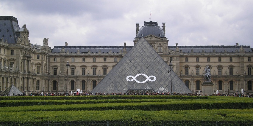 World-renowned museum showcasing art, history, and iconic masterpieces.