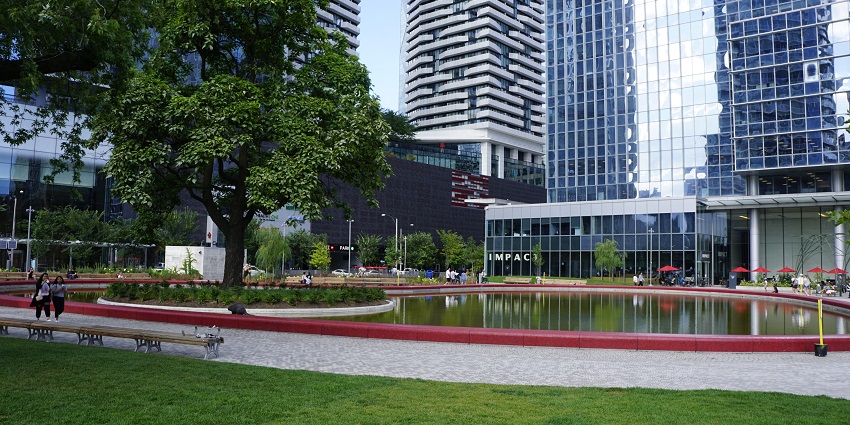 The iconic Love Park, is the perfect place to celebrate Valentine’s Day in philadelphia.