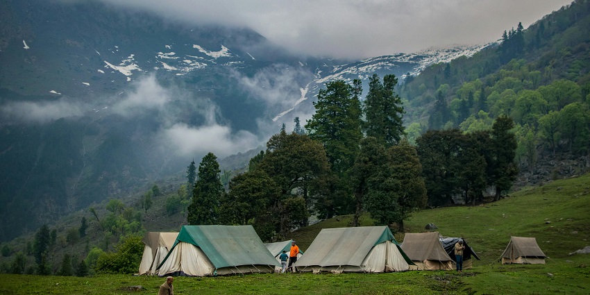 Comfortable luxury camping offering stunning valley views and relaxation