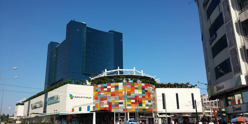 Popular shopping destination in Antalya with brands and dining options