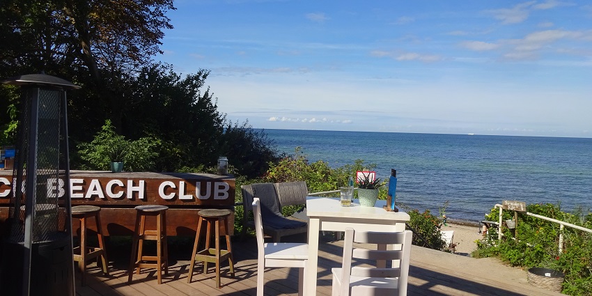 Mandarin Oriental Beach Club, a luxurious club offering relaxation and premium service.