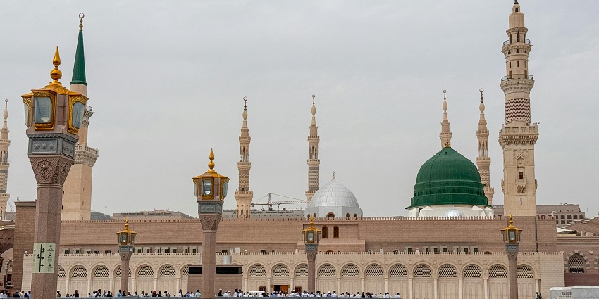 An image of a group of women praying in Masjid Muhammad in Washington, D.C., in the USA