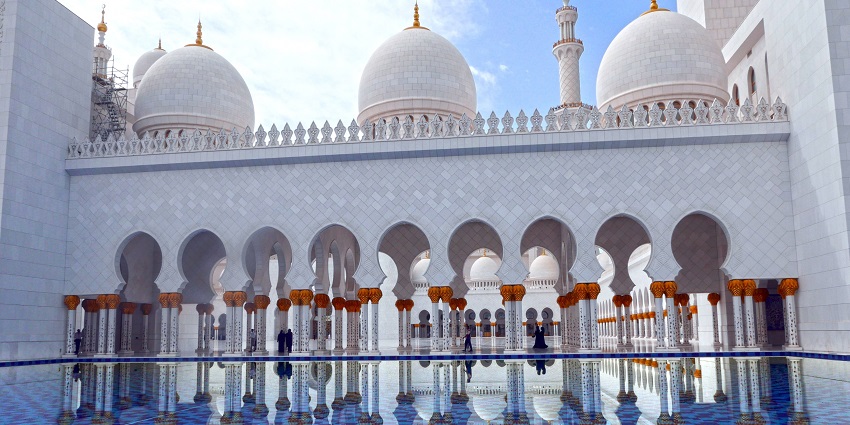 An image of the Masjid al-Farah, one of the New York mosques with historical significance.