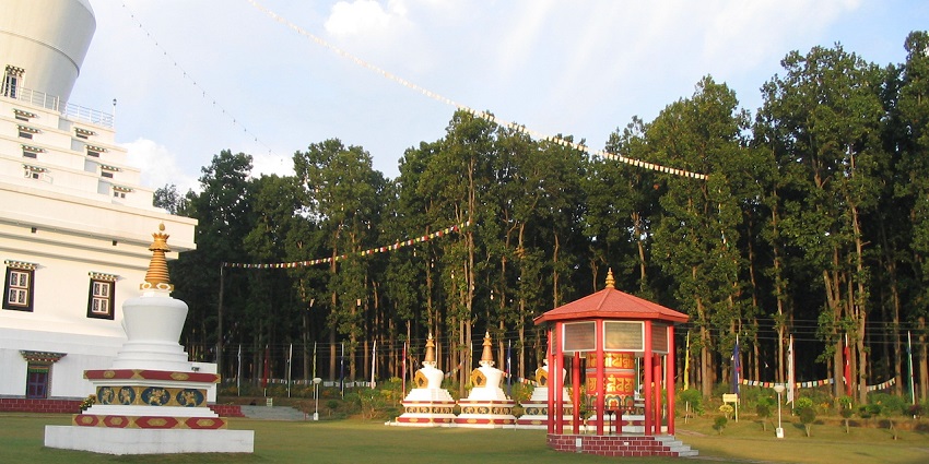 Majestic Tibetan monastery featuring beautiful architecture and serene surroundings.