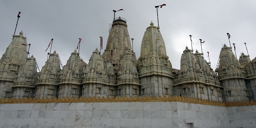 An image of the serene Jain Association of Montreal (JAM) in Montreal, Canada.