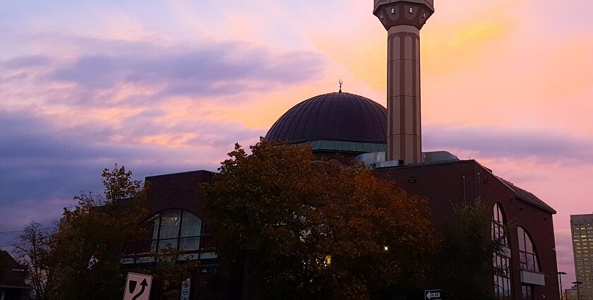 An image of a beautiful mosque in Ottawa, Canada at the Sunset