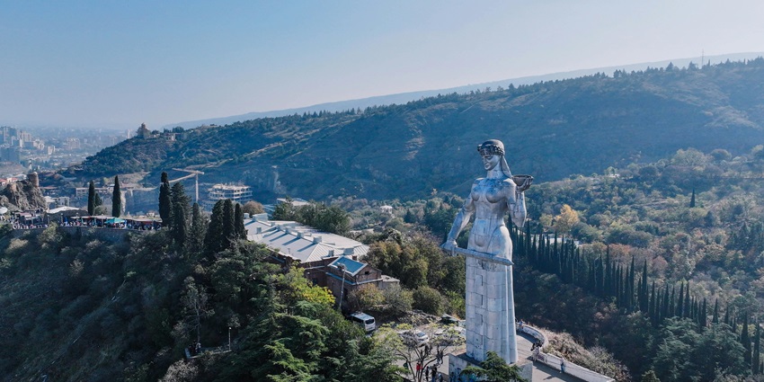 Iconic statue symbolizing Georgia’s strength and welcoming spirit.