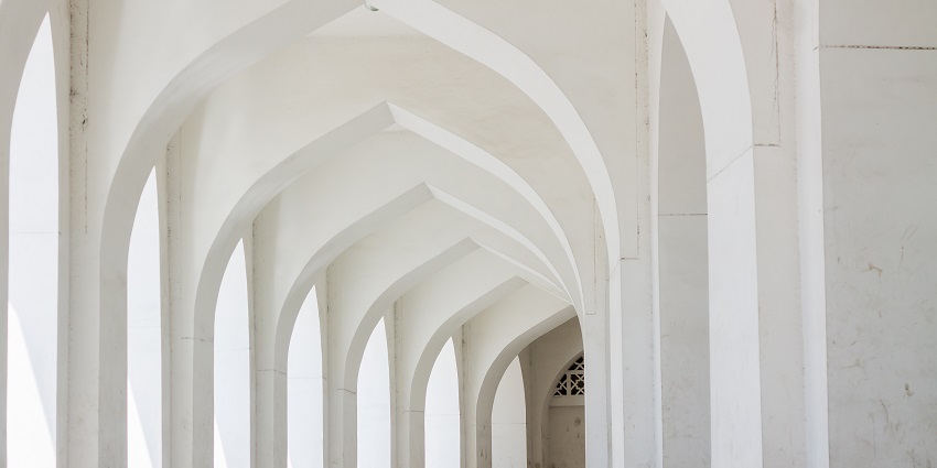 A view of Moulana Azad Masjid’s intricate design in Taltala, highlighting its cultural significance.