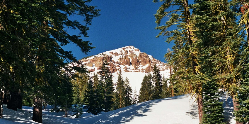 An image of Mount Tehama in the winter, a must-visit place for all travellers in USA.