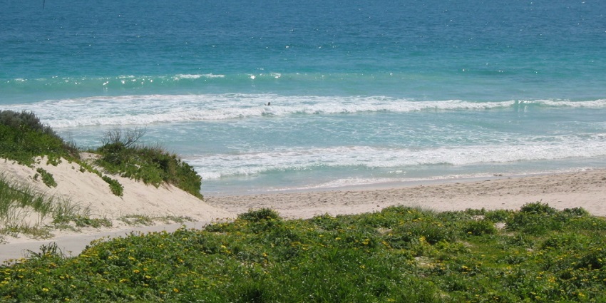 One of the Perth Beaches is Family-friendly with many amenities at the shore