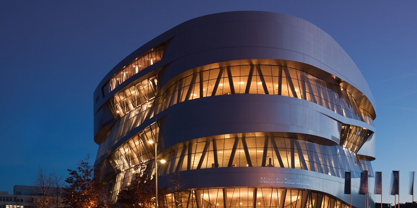 The beautiful picture of the entrance at night of the Museum of Science and Industry.