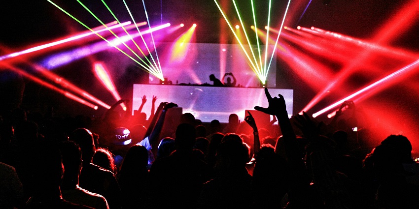 Lebanon nightlife offers live performances, music, and a lively atmosphere.
