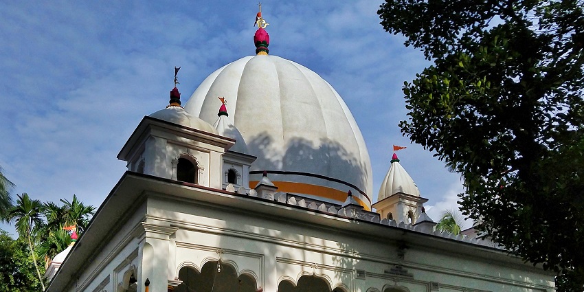 An image of the Nabadwip Mahanirban Math, a temple dedicated to Sri Nityagopal.