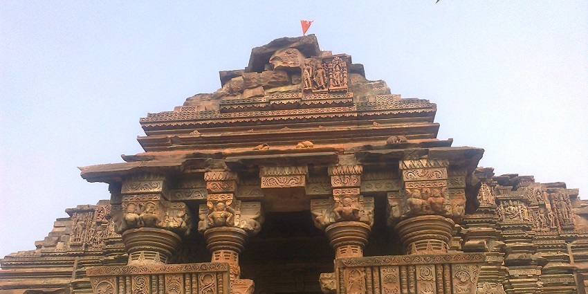 Visit the Neelkantheshwar Temple, the most ancient temple in Haridwar