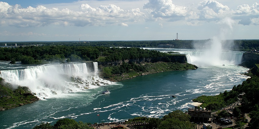 View of Niagara Falls in winter that is partially frozen and illuminated in the night
Viewers of this file can see comments and suggestions