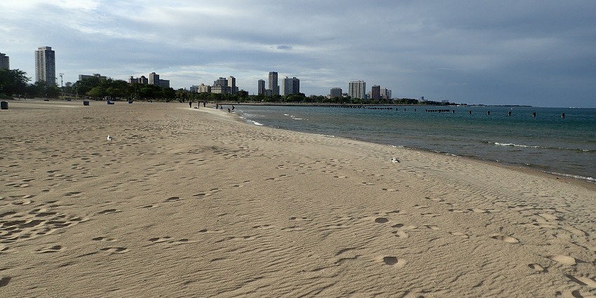 An image of the beautiful North Avenue Beach, amongst the best beaches in Chicago.