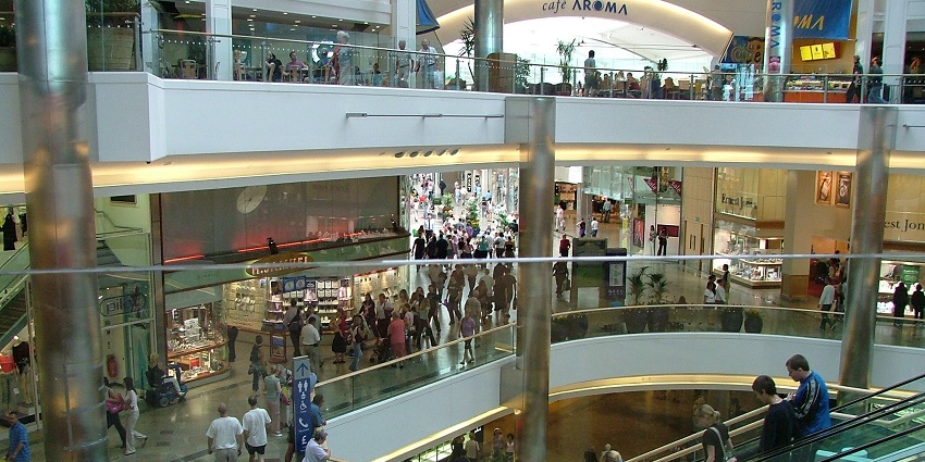 Places to visit in Dammam include a shopping centre with stores, dining, and entertainment options.