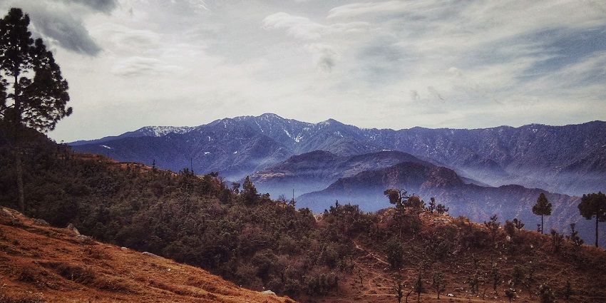 Car Parking arrangements near Gopinath Temple in Uttarakhand, Hills of Himalayas