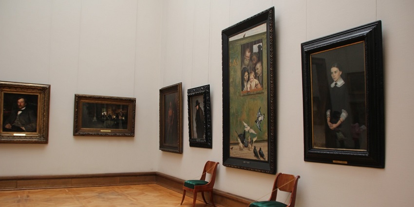 An image of the interior of a museum which resembles the Mutter museum where Einstein brain is kept