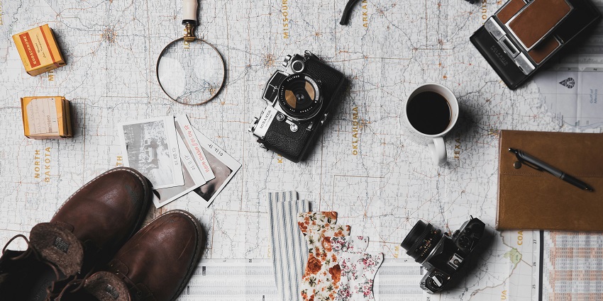 Pack all the travel things on your trip to the major tourist attractions of Kolkata.