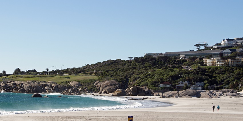 Activate your vacation mode at Oudekraal, a remote beach between Llandudno and Bakoven.