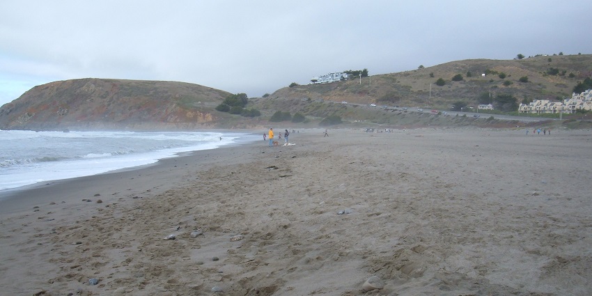 An image showing a view of the Pacifica State Beach, one of the best beaches in Bay Area.